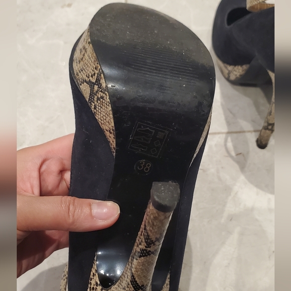 Material Girl Platform Heels, Faux Suede & Snakeskin, Size 38 (fits size 7) - Picture 7 of 8